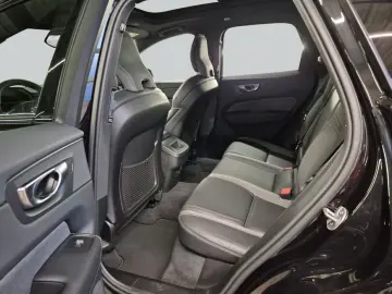 VOLVO XC60 B5 B AWD Plus Black Edition Pano 360 View