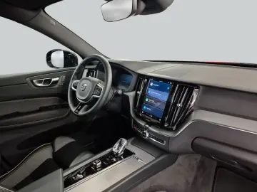 VOLVO XC60 B5 B AWD Plus Black Edition Pano 360 View