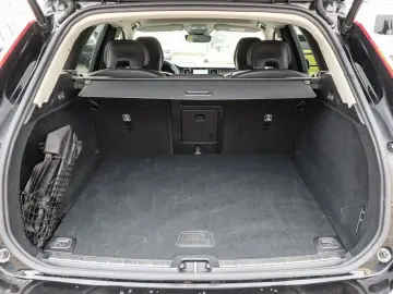 VOLVO XC60 B5 (B) AWD Plus Dark