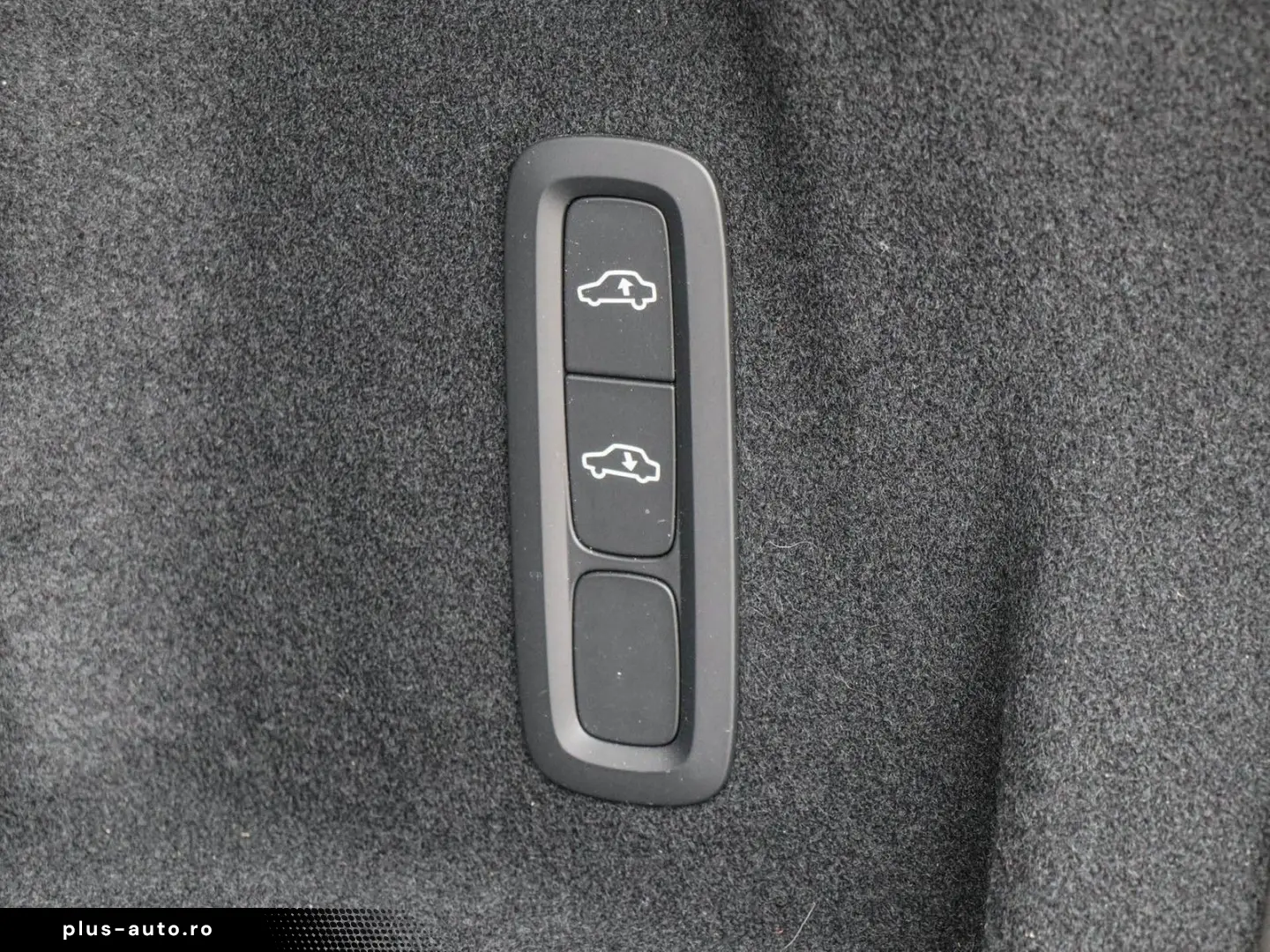 VOLVO XC60 B5 (B) AWD Plus Dark