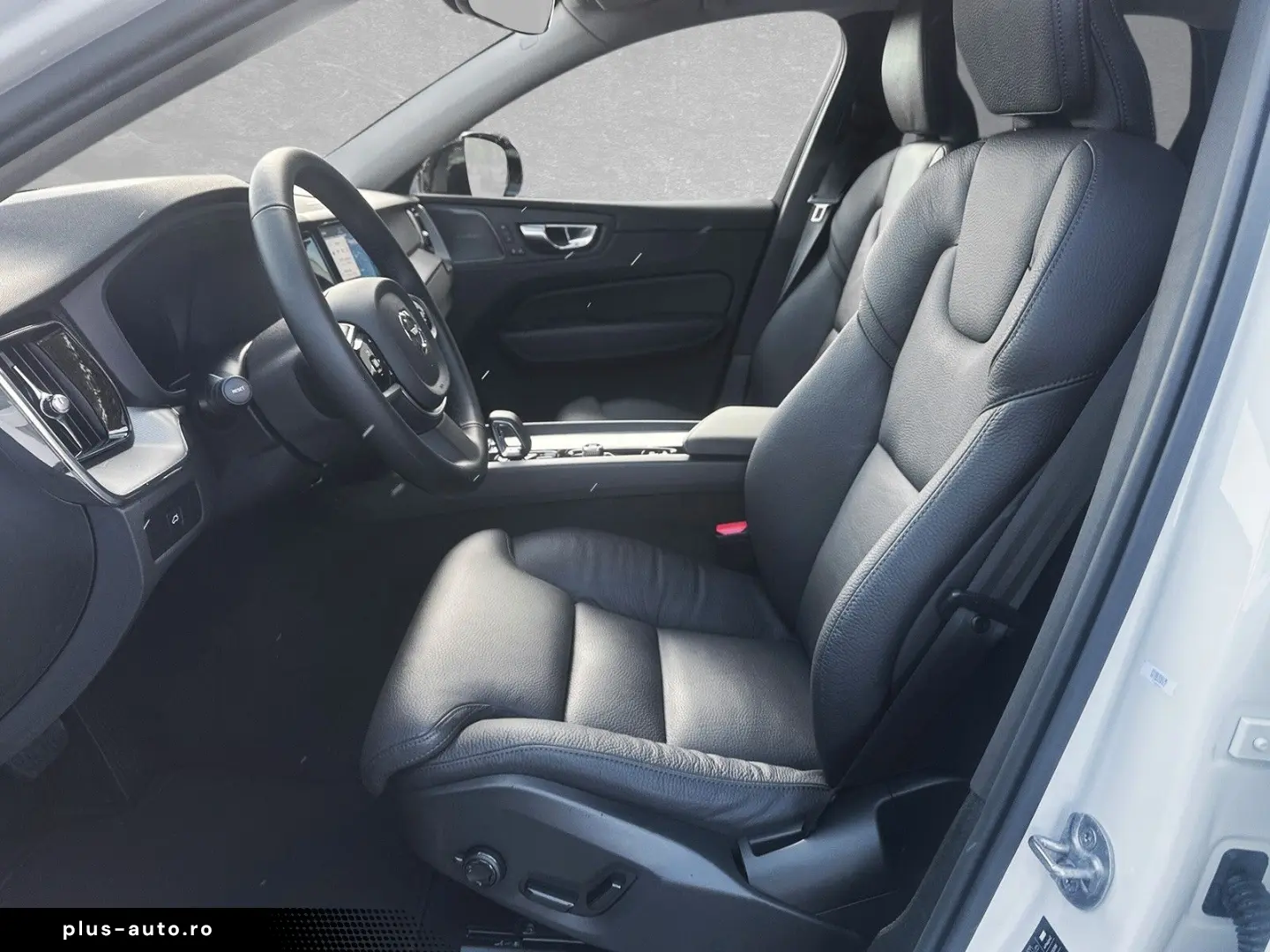 VOLVO XC60 B5 AWD Plus Dark ACC BLIS LED SD