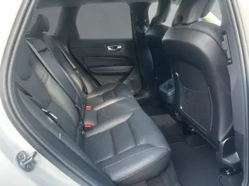 VOLVO XC60 B5 AWD Plus Dark ACC BLIS LED SD