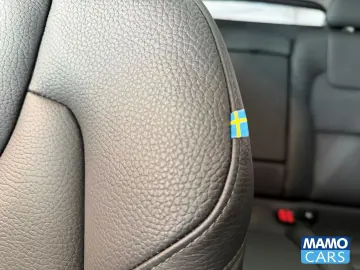 VOLVO XC60 B5 Ultra Dark ACC BLIS HUD PANO 360