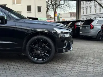 VOLVO XC60 B5 Plus Black Edition 360 PANO H&K Lichtpak