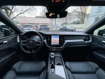 VOLVO XC60 B5 Plus Black Edition 360 PANO H&K Lichtpak