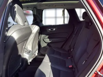 VOLVO XC60 B5 (Benzin) Ultra Dark AWD Automatik Navi