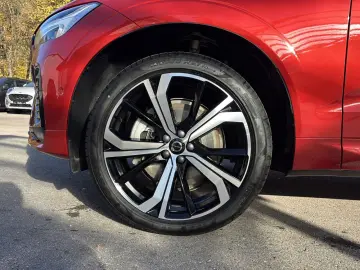 VOLVO XC60 B5 (Benzin) Ultra Dark AWD Automatik Navi