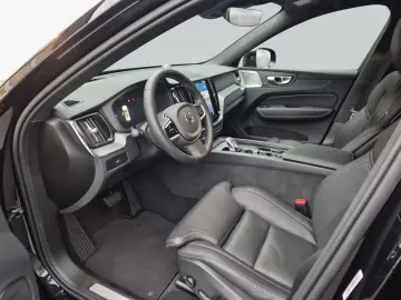 VOLVO XC60 B5 B AWD Ultra Black Edition HuD 360 View