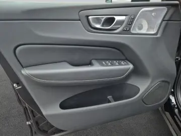 VOLVO XC60 B5 B AWD Ultra Black Edition HuD 360 View
