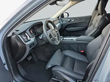 VOLVO XC60 B5 B AWD Ultra Dark Akustikglas Pano
