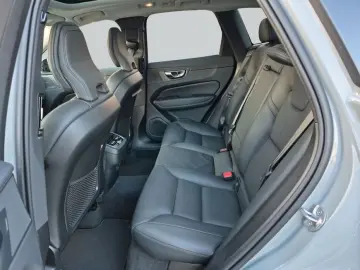 VOLVO XC60 B5 B AWD Ultra Dark Akustikglas Pano
