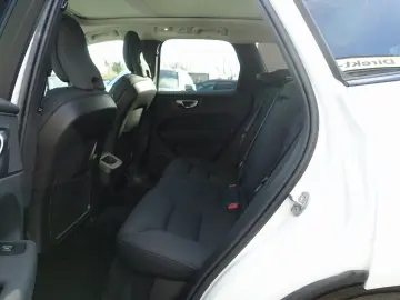 VOLVO XC60 Plus Dark Facelift! B5 AWD Head-Up Pano AHK