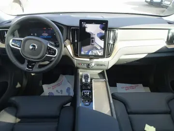 VOLVO XC60 Plus Dark Facelift! B5 AWD Head-Up Pano AHK