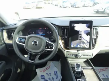 VOLVO XC60 Plus Dark Facelift! B5 AWD Head-Up Pano AHK