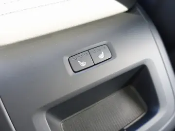 VOLVO XC60 Plus Dark Facelift! B5 AWD Head-Up Pano AHK