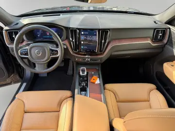 VOLVO XC60 B5 B AWD Plus Dark Luftfahrwerk  360  Cam