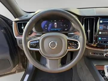 VOLVO XC60 B5 B AWD Plus Dark Luftfahrwerk  360  Cam