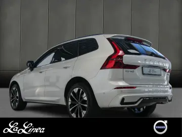 VOLVO XC60 B5 Plus Dark Reskin Pano Harman Kardon