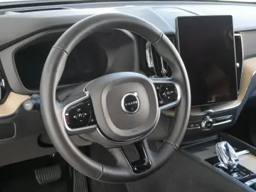VOLVO XC60 B5 Plus Dark Reskin Pano Harman Kardon