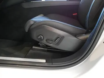 VOLVO XC60 B5 Plus Dark Reskin Pano Harman Kardon