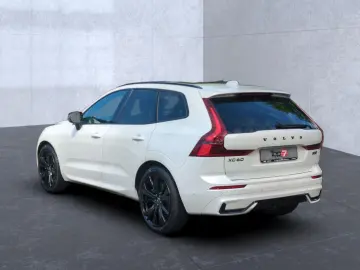 VOLVO XC60 B5 (Benzin) Ultra Black Edition AWD Navi