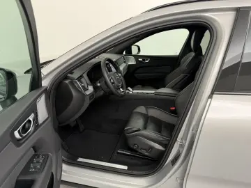 VOLVO XC60 B5 Benzin Ultra Dark AWD