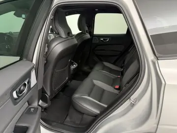 VOLVO XC60 B5 Benzin Ultra Dark AWD
