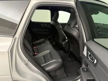 VOLVO XC60 B5 Benzin Ultra Dark AWD