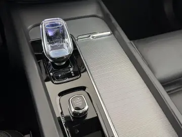 VOLVO XC60 B5 Benzin Ultra Dark AWD