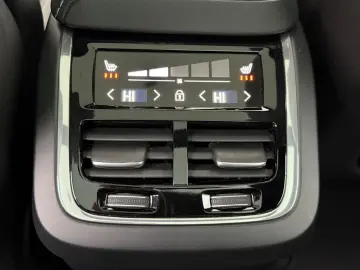 VOLVO XC60 B5 Benzin Ultra Dark AWD