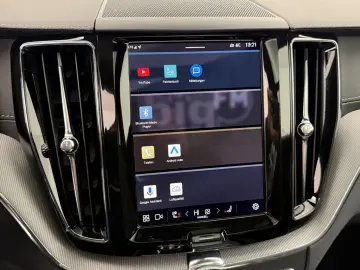 VOLVO XC60 B5 Benzin Ultra Dark AWD