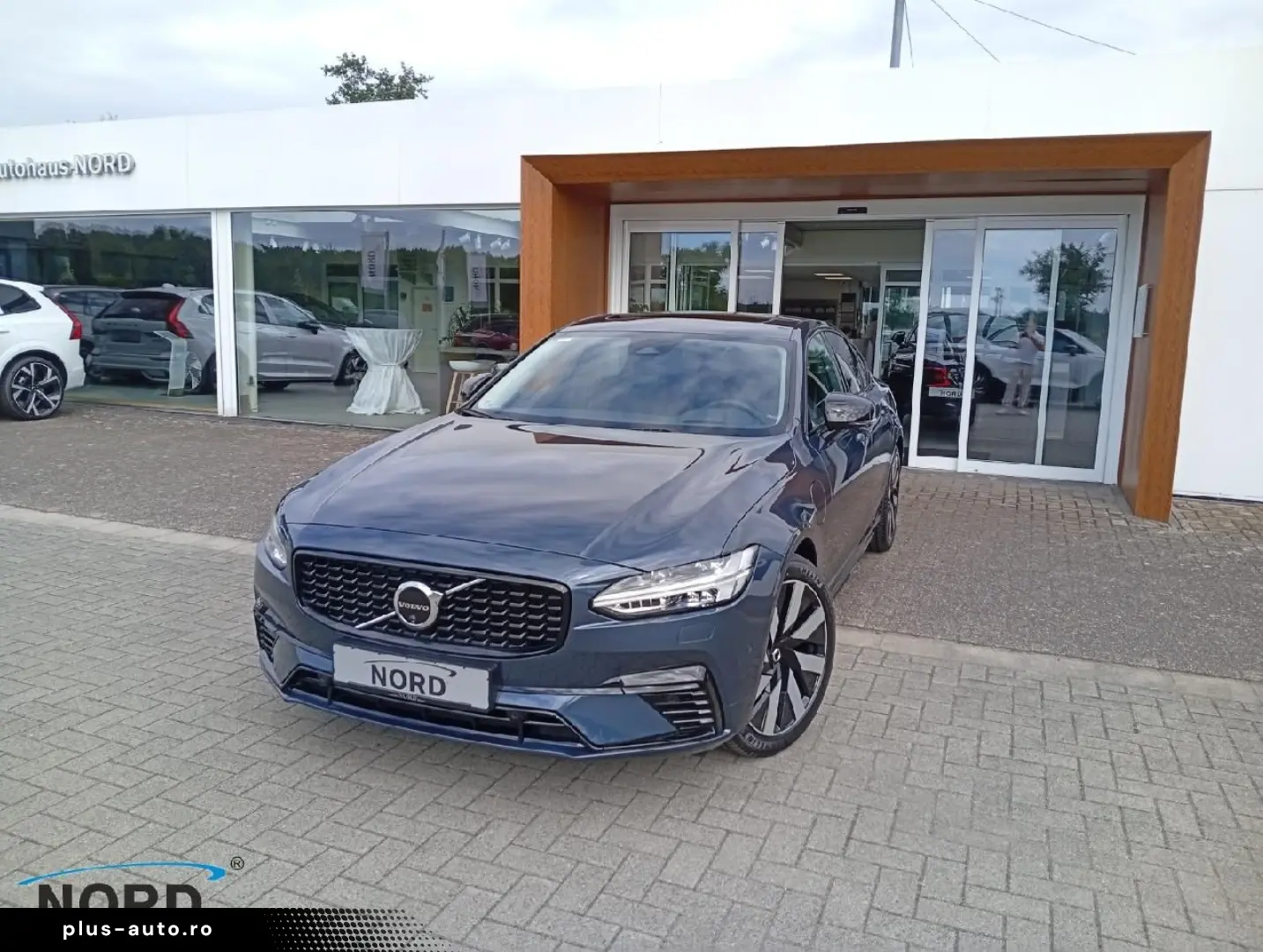 VOLVO S90 T8 Ultimate Dark Plug-In Hybrid AWD