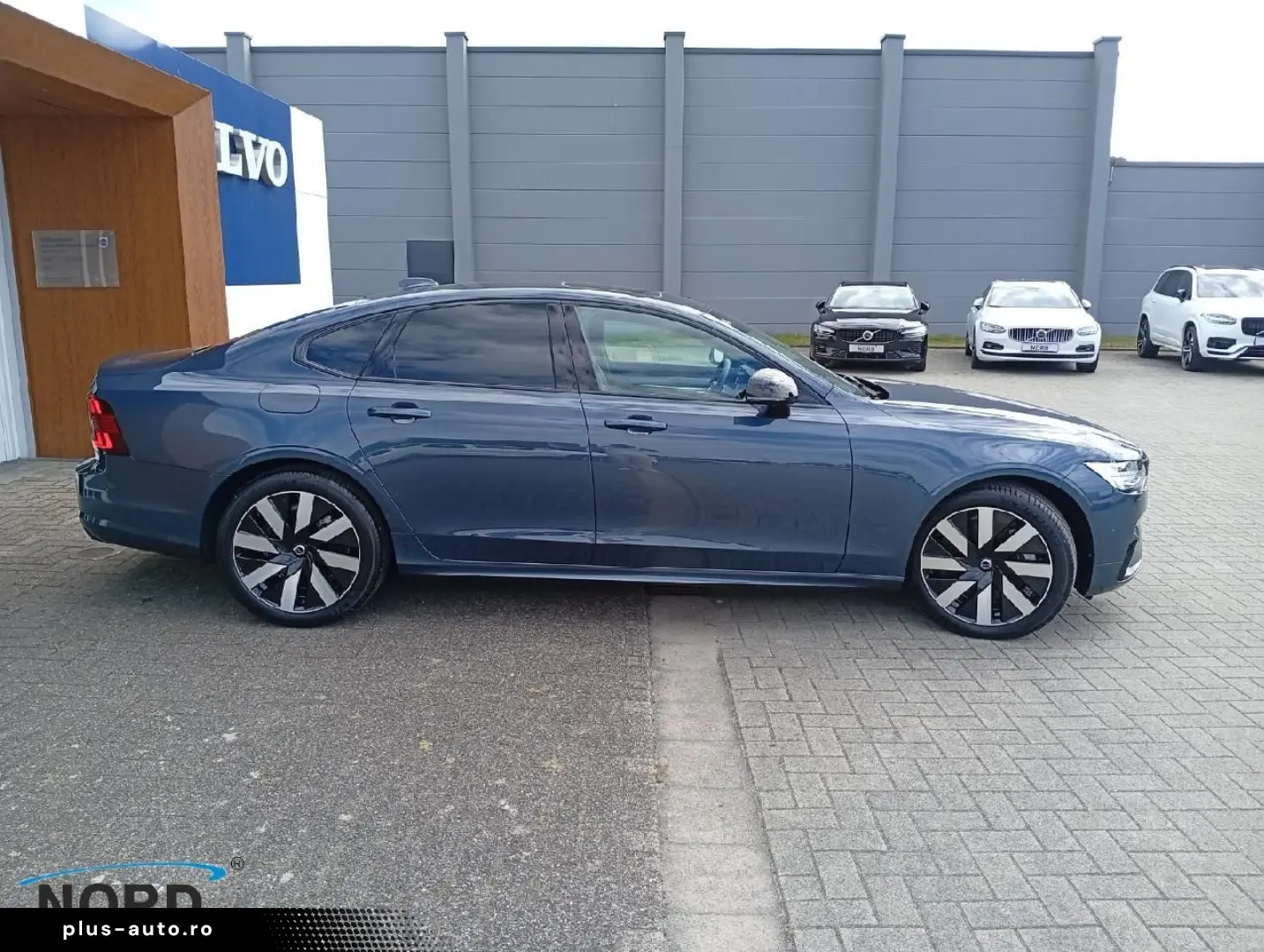 VOLVO S90 T8 Ultimate Dark Plug-In Hybrid AWD