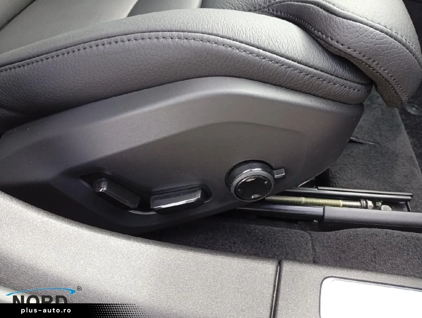 VOLVO S90 T8 Ultimate Dark Plug-In Hybrid AWD