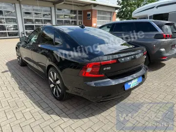 VOLVO S90 Ultimate Dark Recharge Plug-In Hybrid AWD