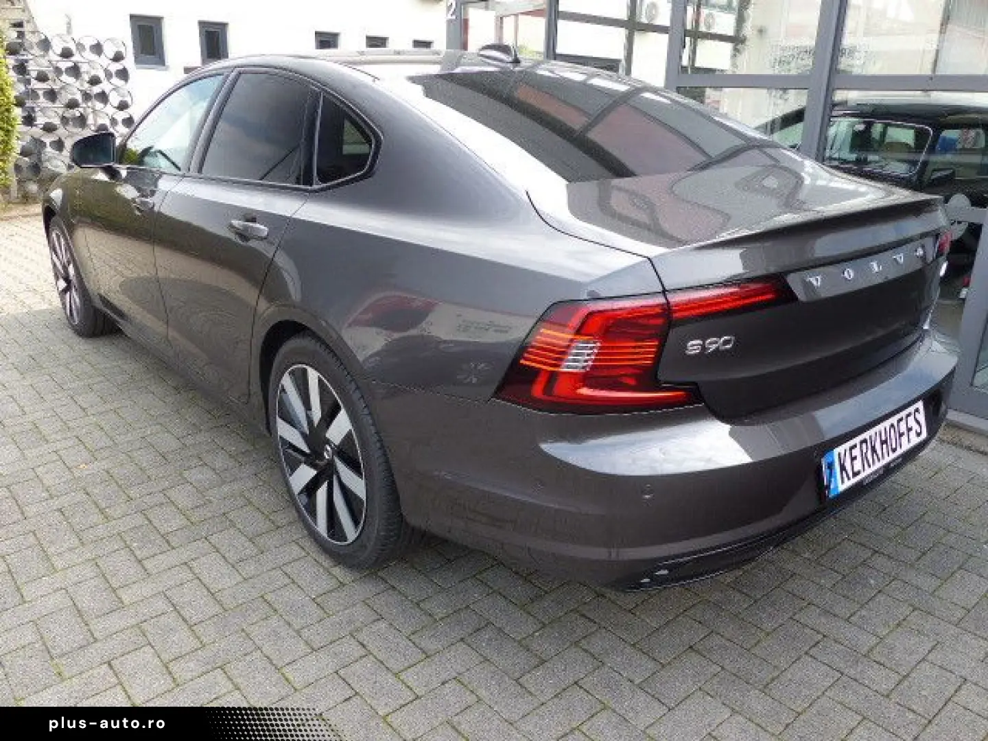 VOLVO S90 T8 Plus Dark Hybrid AWD  NP85T€ PANO 360