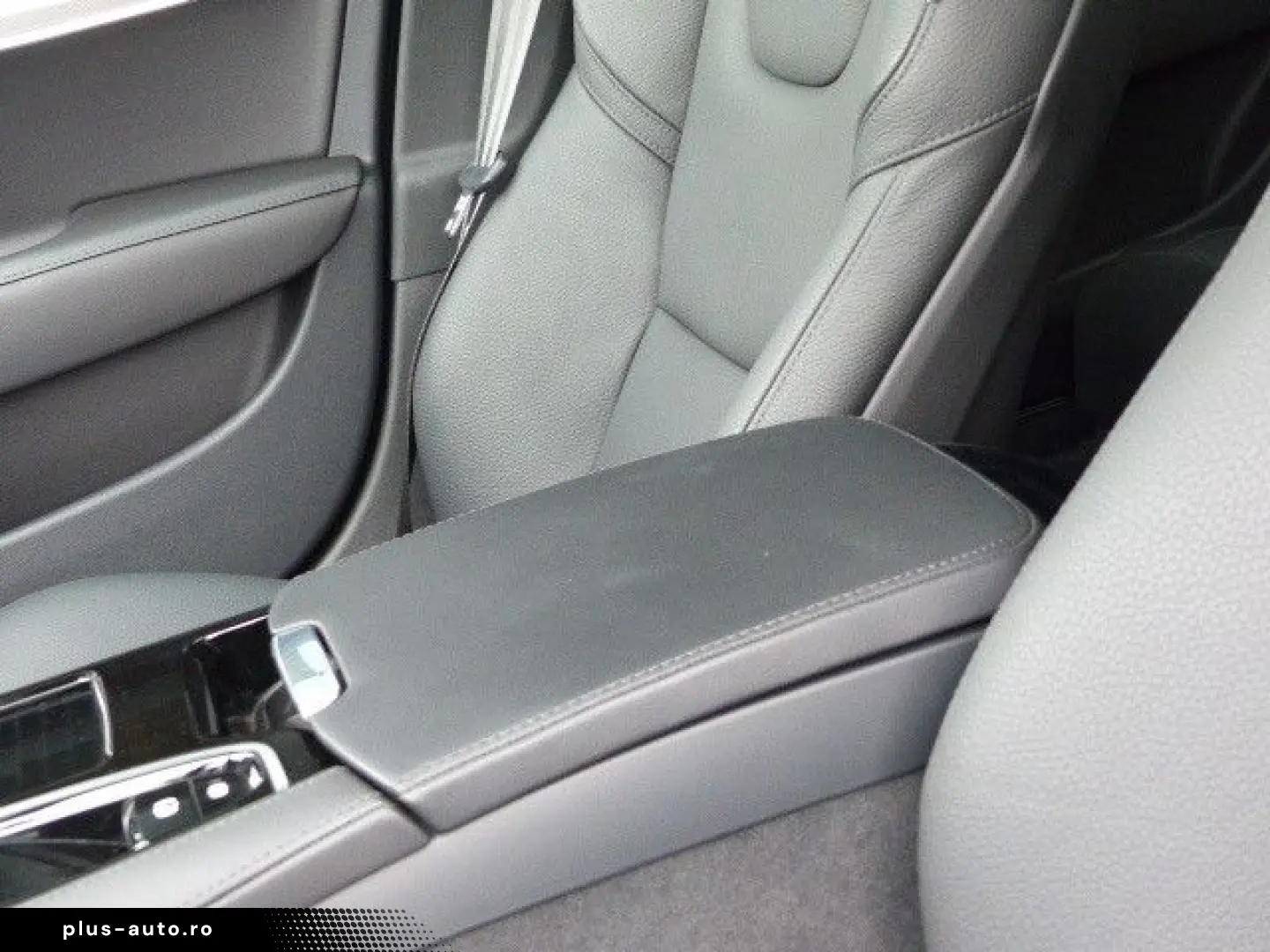 VOLVO S90 T8 Plus Dark Hybrid AWD  NP85T€ PANO 360