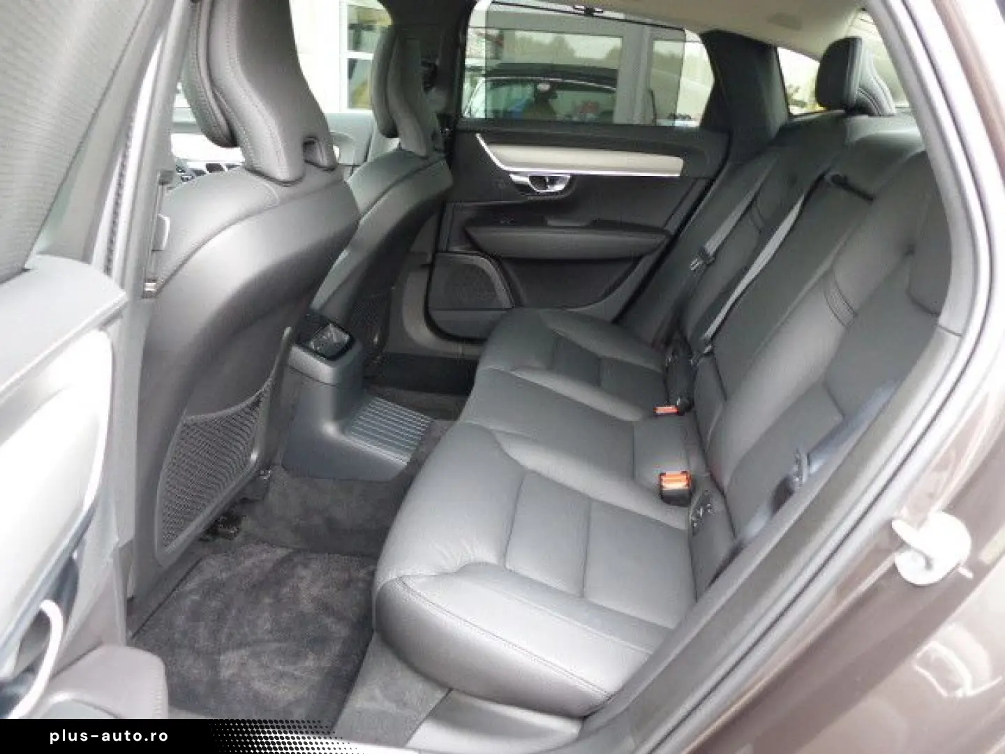 VOLVO S90 T8 Plus Dark Hybrid AWD  NP85T€ PANO 360