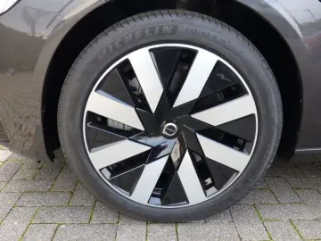 VOLVO S90 T8 Plus Dark Hybrid AWD  NP85T€ PANO 360
