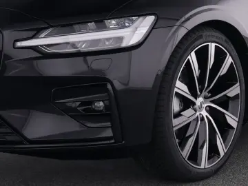VOLVO S60 B4 Plus Dark  PANO STANDHZ 360  FAHRASS