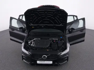 VOLVO S60 B4 Plus Dark  PANO STANDHZ 360  FAHRASS