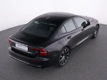 VOLVO S60 B4 Plus Dark  PANO STANDHZ 360  FAHRASS