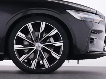 VOLVO S60 B4 Plus Dark  PANO STANDHZ 360  FAHRASS