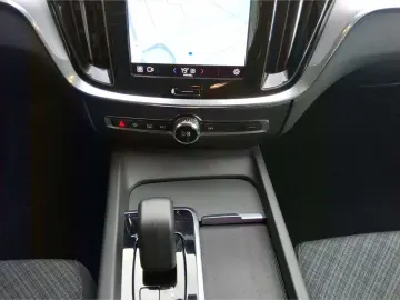 VOLVO S60 Core Mild-Hybrid Navi Klimaautom LED