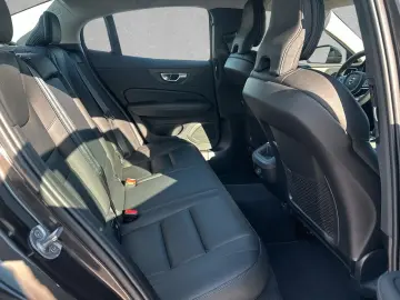 VOLVO S60 B5 AWD Mild-Hybrid Plus Dark ACC BLIS LED