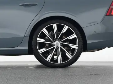 VOLVO S60 B4 Plus Dark 360 Panorama H&K StHz 20