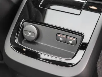 VOLVO S60 T8 AWD Ultimate Dark Recharge Plug-In Hybrid