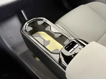 VOLVO EX30 Plus 2WD Pure Electric H K ACC LED