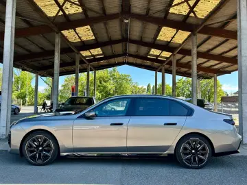 BMW i7 xDrive60 M-PAKET PRO EX-LOUNGE TV  3.800 KM