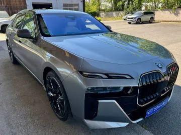BMW i7 xDrive60 M-PAKET PRO EX-LOUNGE TV  3.800 KM